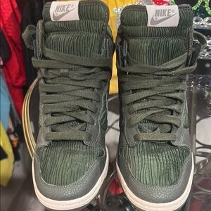 Nike Textured High-Top Sneakers in Dark Green